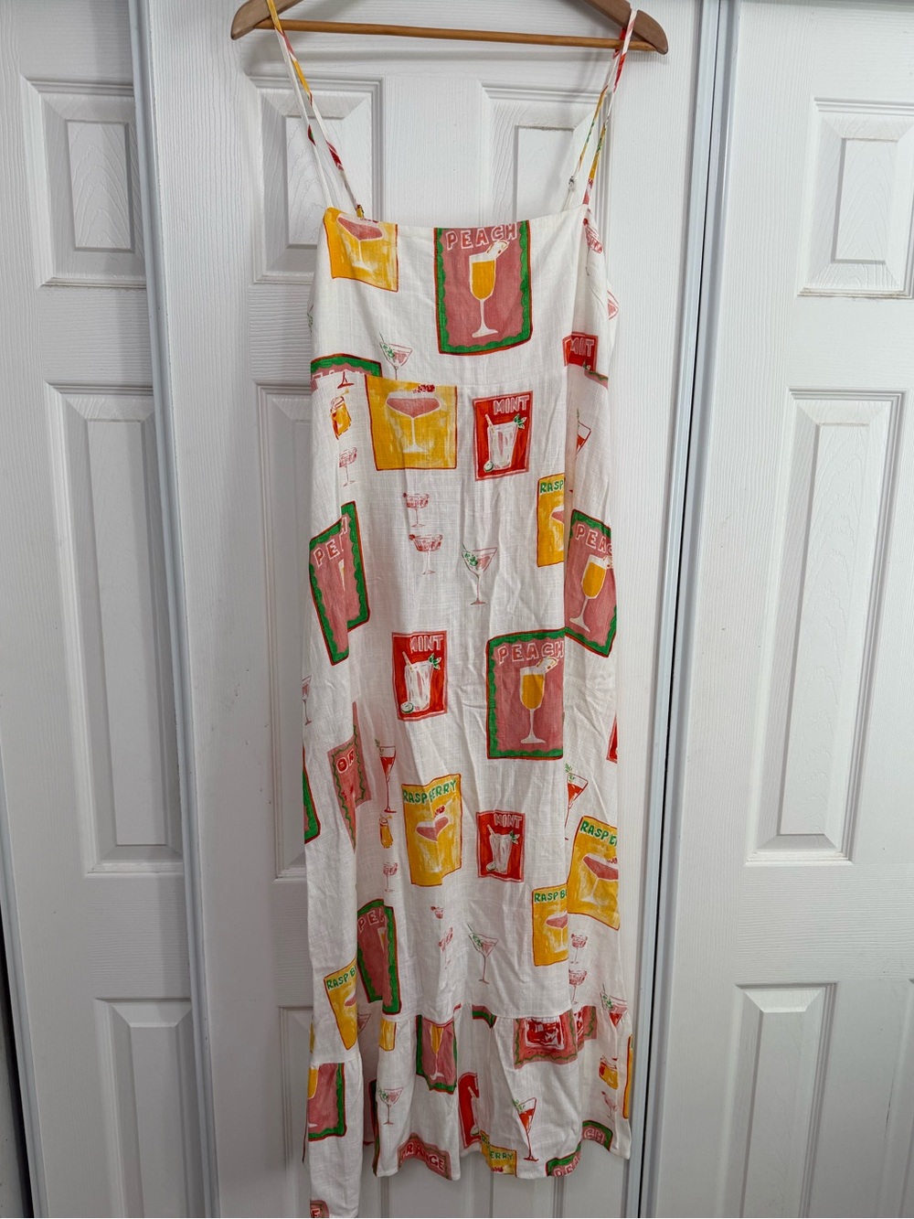 Sleeveless Maxi Dress in Cream with Colorful Cocktail Print